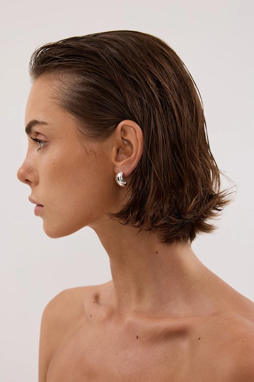 HEAVEN MAYHEM KY SMOOTH SILVER HOOP EARRING