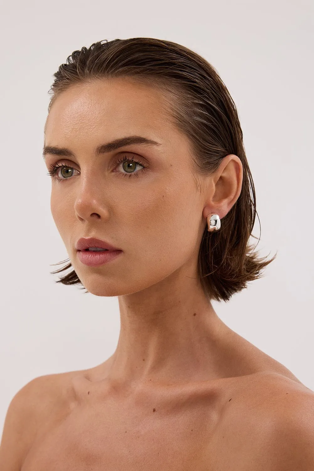 HEAVEN MAYHEM KY SMOOTH SILVER HOOP EARRING