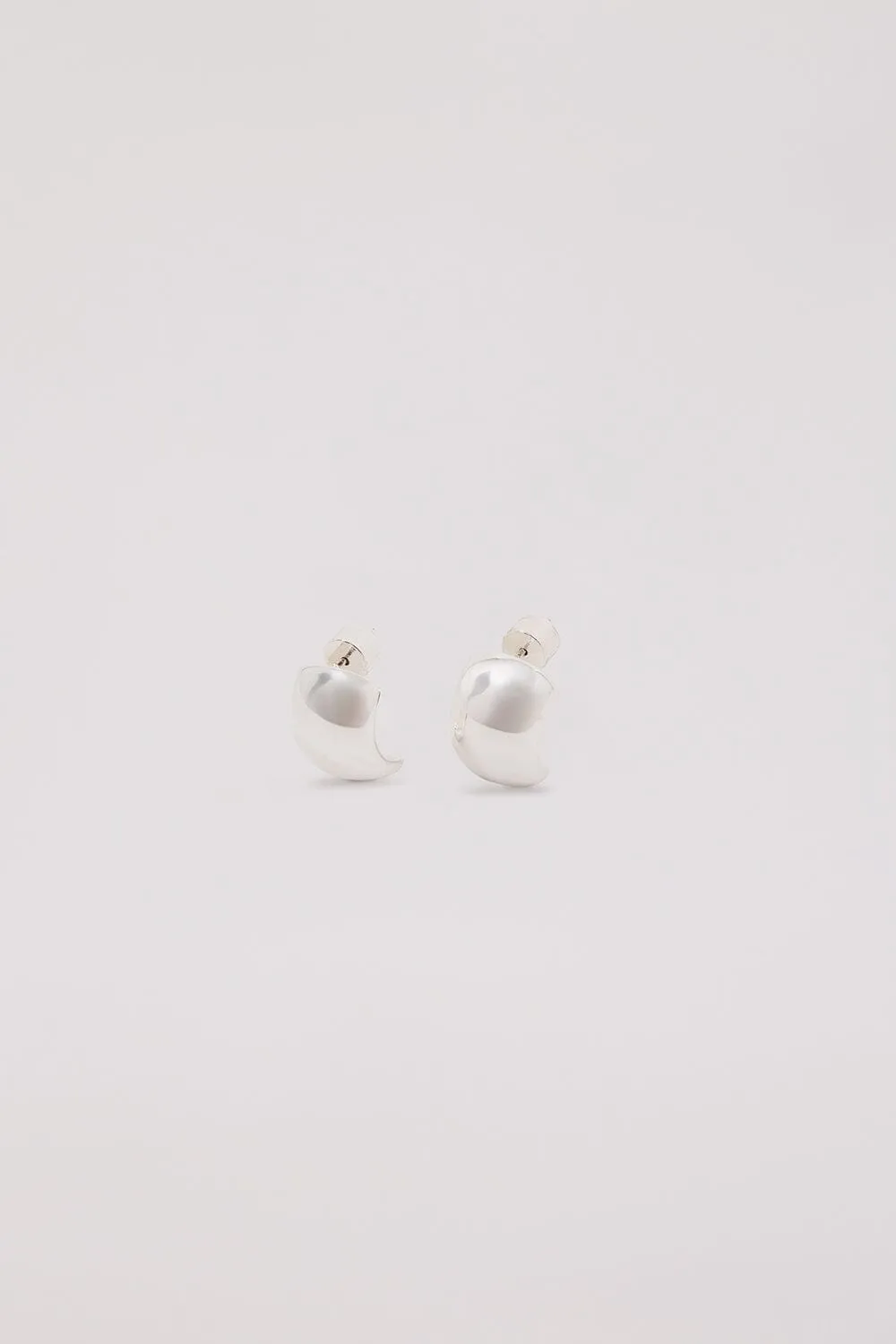 HEAVEN MAYHEM KY SMOOTH SILVER HOOP EARRING